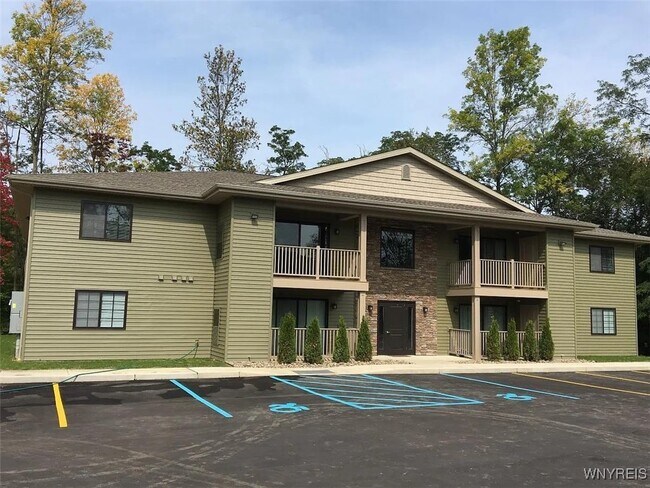 Primary Photo - 6626 Erie Rd