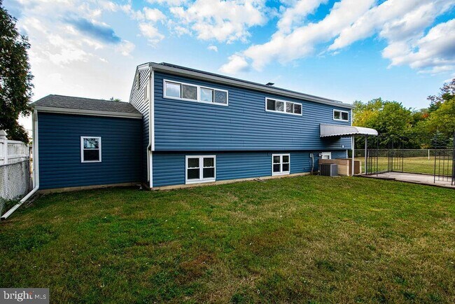 Building Photo - 23 N Sunset Dr