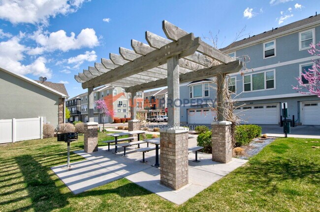 Building Photo - 1790 W Dalmeny Way