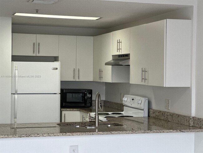 Building Photo - 3410 Coral Way