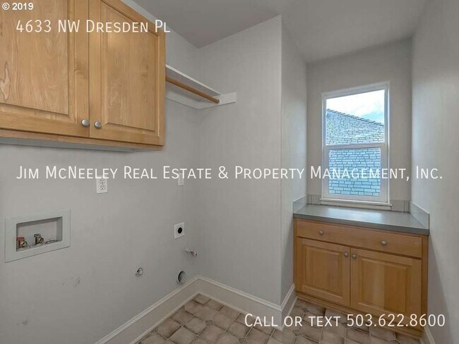 Building Photo - Coming soon!  Goregous 4 bedroom + bonus r...