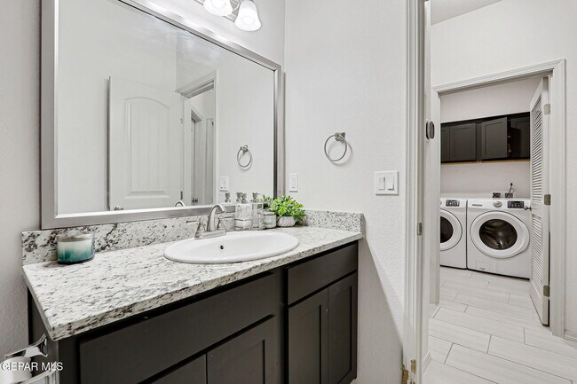 Building Photo - 7416 Tamarack Pl