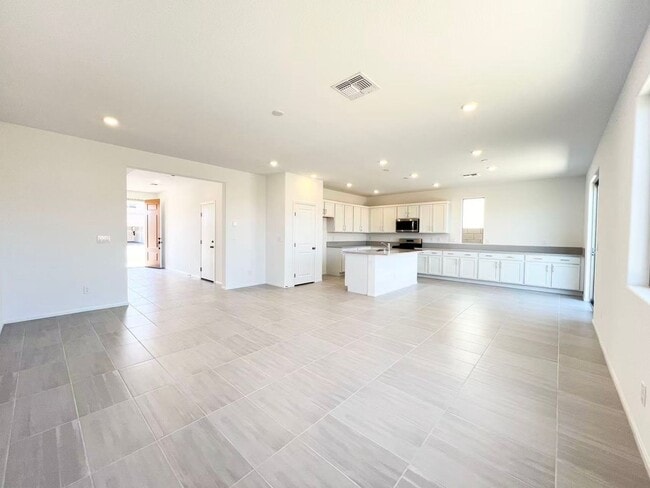 Building Photo - 5892 Sunset Creek St
