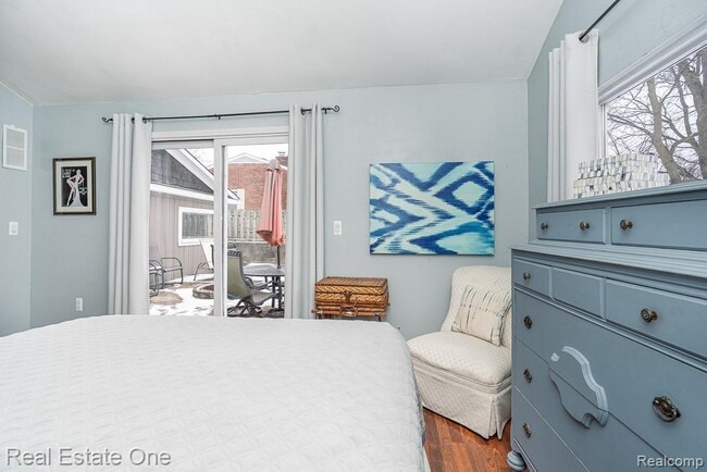 Building Photo - 333 N Helen Ave