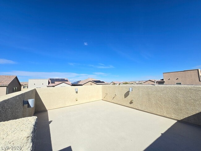 Building Photo - 8090 Ancient Oaks Ave