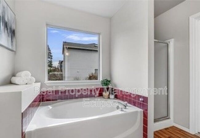 Building Photo - 5803 77th Ave NE
