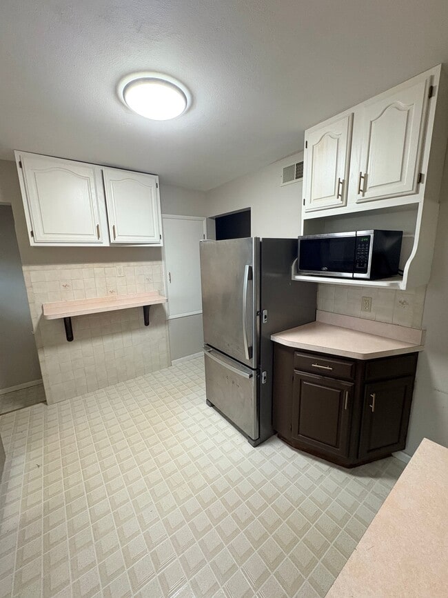 Building Photo - 10415 Antrim Dr