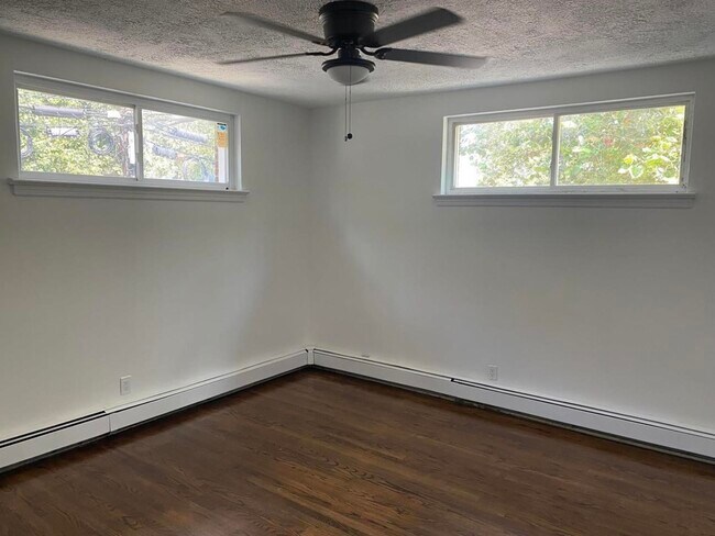 Building Photo - 132 Nelson Ave