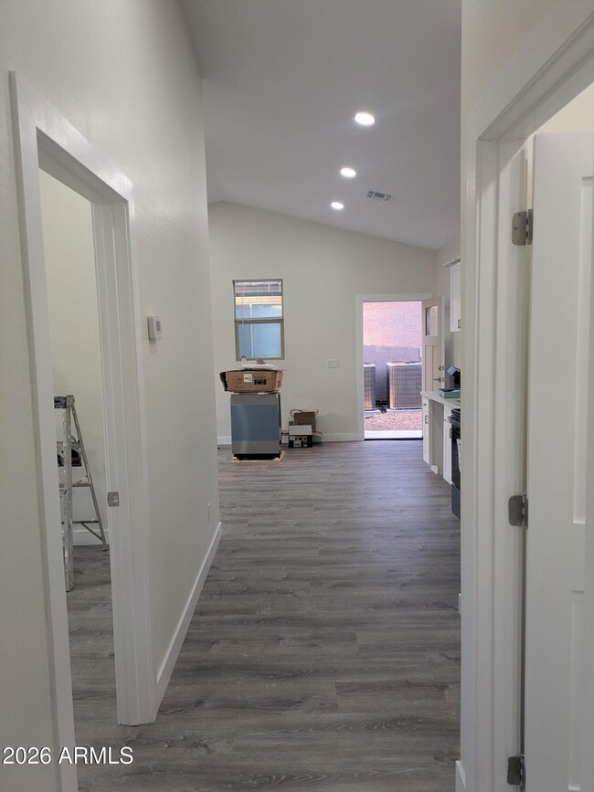 Building Photo - 14339 W Desert Hills Dr