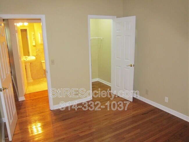 Building Photo - 3827 Shenandoah Ave