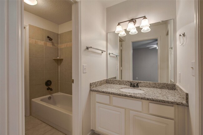 Building Photo - 131 Little Mill Pl