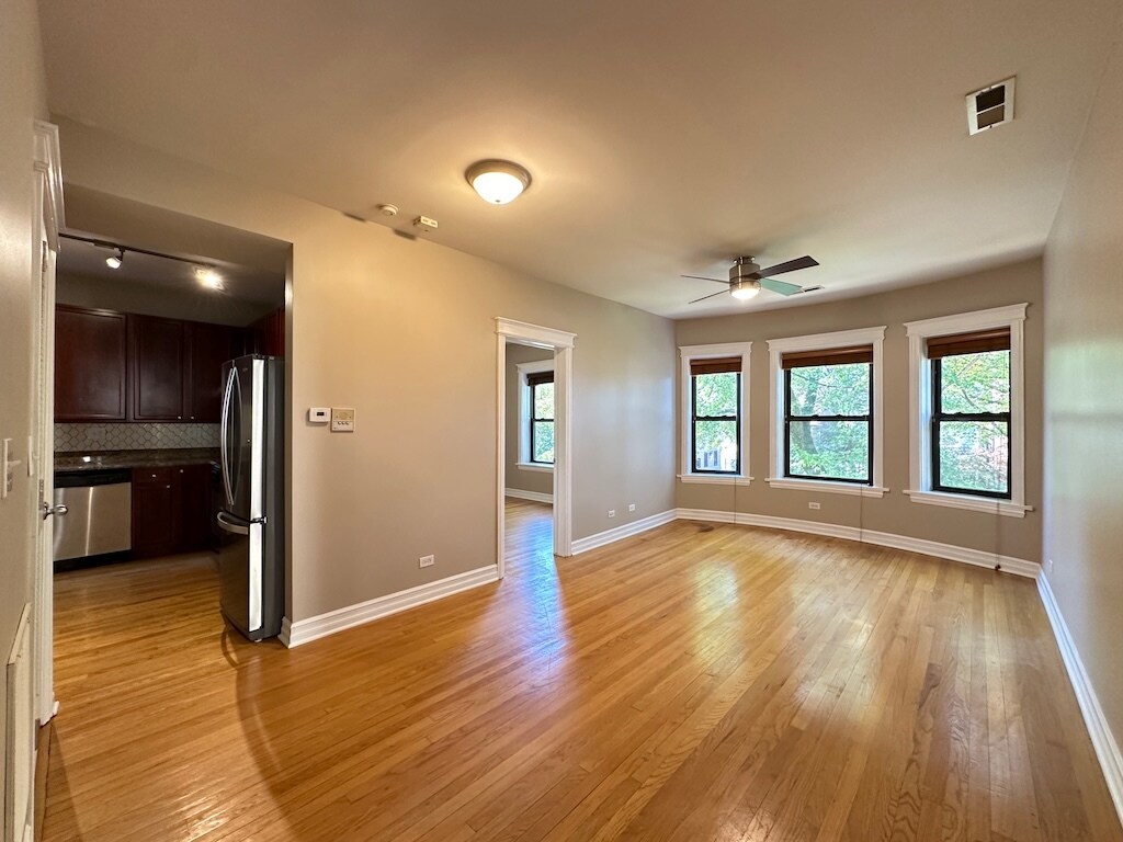 Building Photo - 4609 N Paulina St