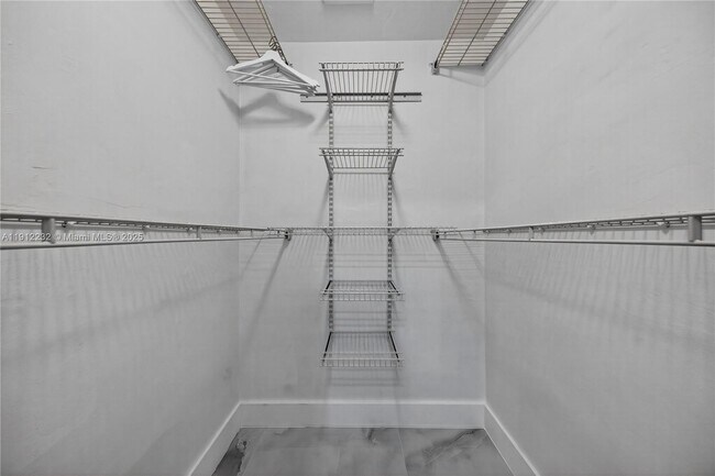 Building Photo - 3130 SW 16th St