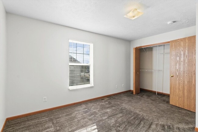 Building Photo - Modern 3 BR Townhome in North Normal—Low Maintenance, High Comfort!