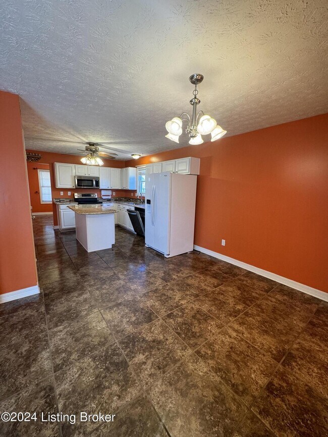 Building Photo - 14226 Academy Ridge Blvd