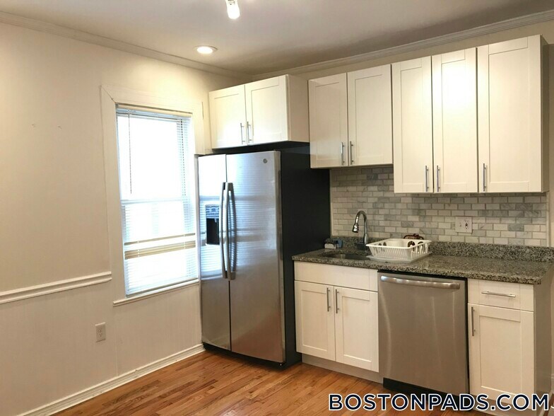 Primary Photo - 42 Monadnock St
