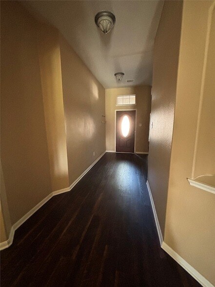 Building Photo - 10715 Lyndon Meadows Dr