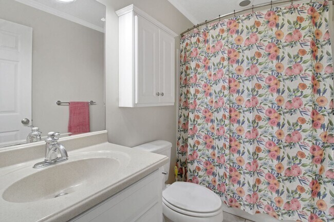 Building Photo - Knollwood Estates