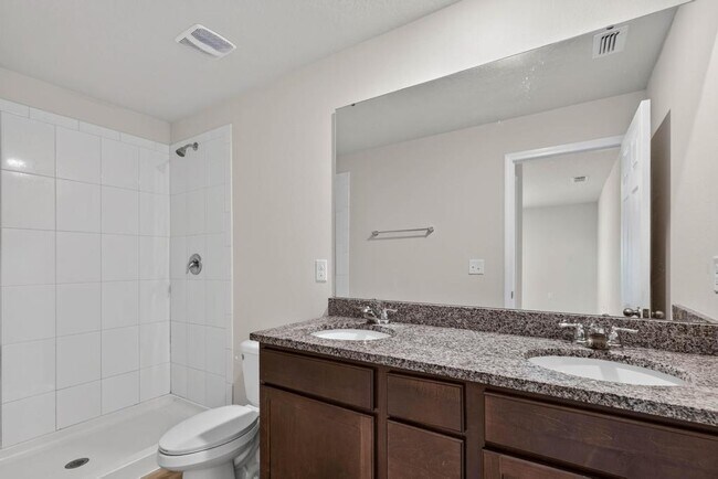 Building Photo - 129 Wellwood Ln