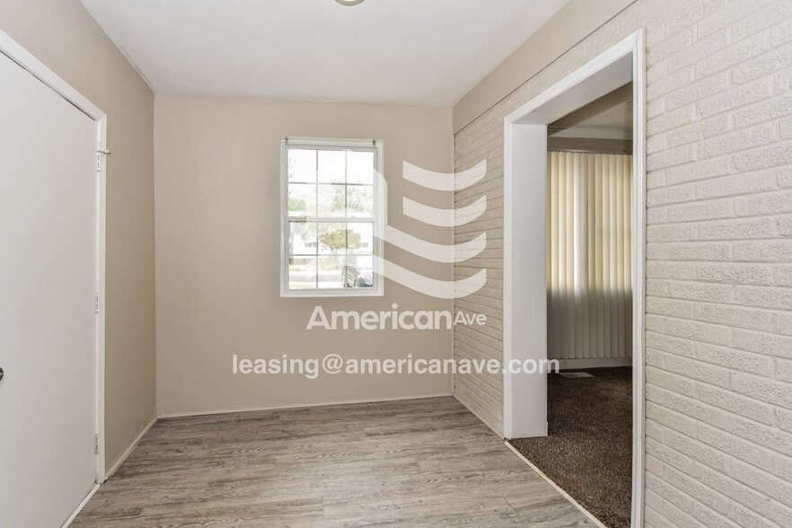 Building Photo - 2016 Holt Dr