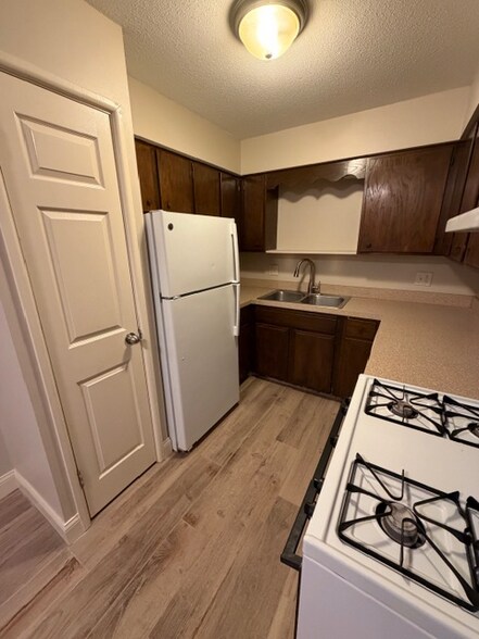 Building Photo - 7100 Van Dorn St