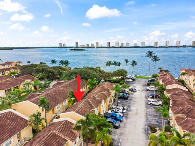 Primary Photo - 1045 Lake Shore Dr
