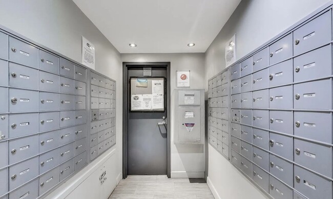 Building Photo - Dupont's Pulchritudinous Palladium 1 bedroom Condo w/ Balcony & Pool. All utilities included.