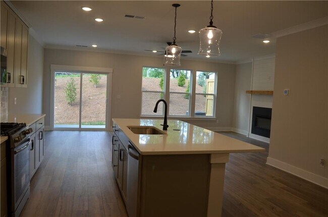 Building Photo - 28 Trace Blf