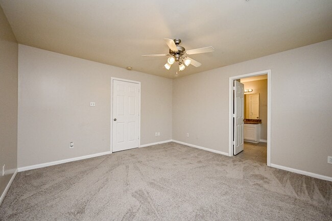 Building Photo - 6127 Yorkglen Manor Ln