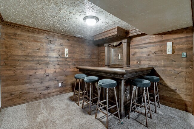 BAR - 1342 E 5440 S