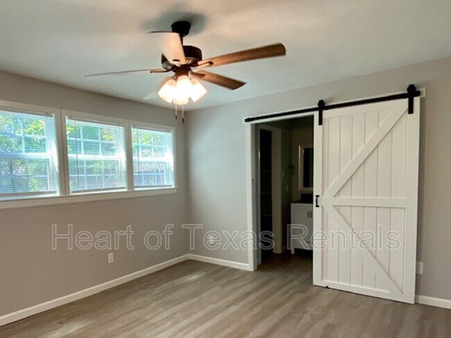 Building Photo - 3600 Maple Ave