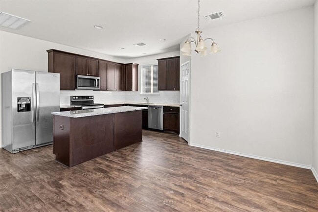 Building Photo - 457 Bedford Falls Ln