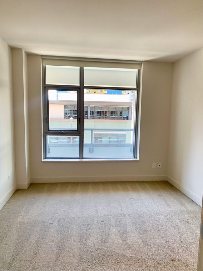 Building Photo - Insignia Condominium ~ Belltown/South Lake...