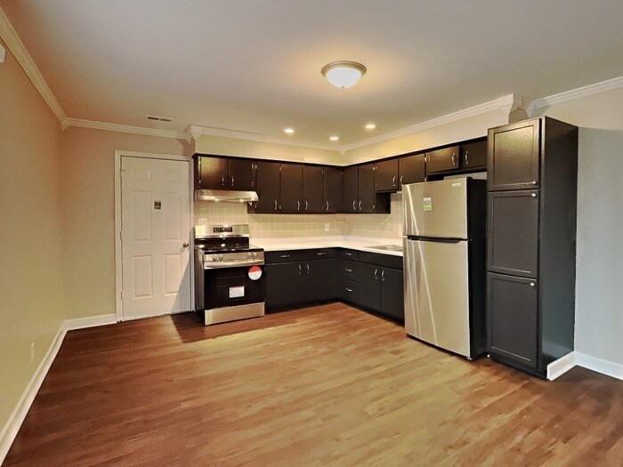 Building Photo - 4418 Windsor Rd