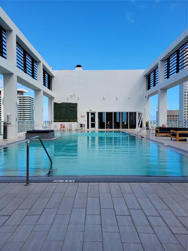 Building Photo - 151 SE 1st St