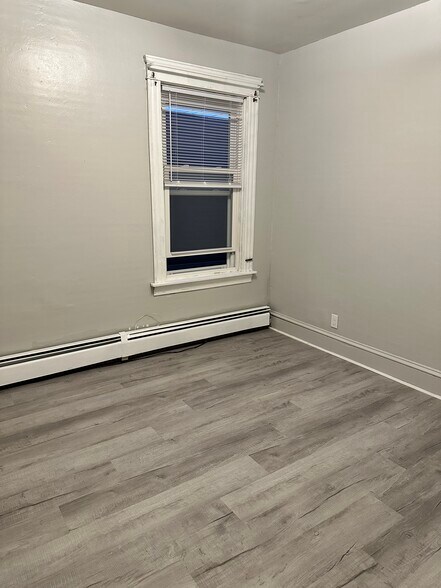 Building Photo - 117 Robinson Ave