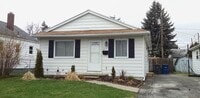 Building Photo - Three bed, one bath
