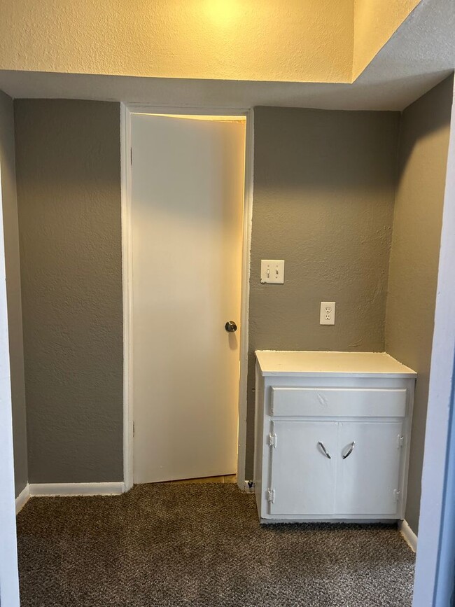 Building Photo - Forest Court Apartment Homes