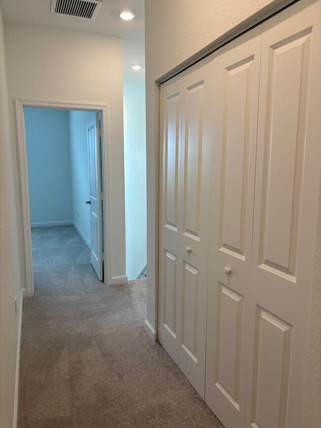 Building Photo - Veranda Landings