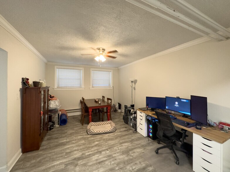 Building Photo - 325 Kedzie St