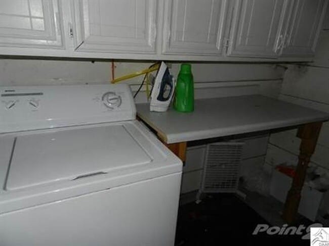 Building Photo - 3+ Bedroom / 2 Bath Single Family Home Ava...