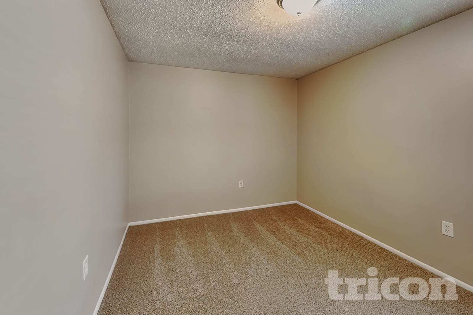 Building Photo - 5815 Brambletree St