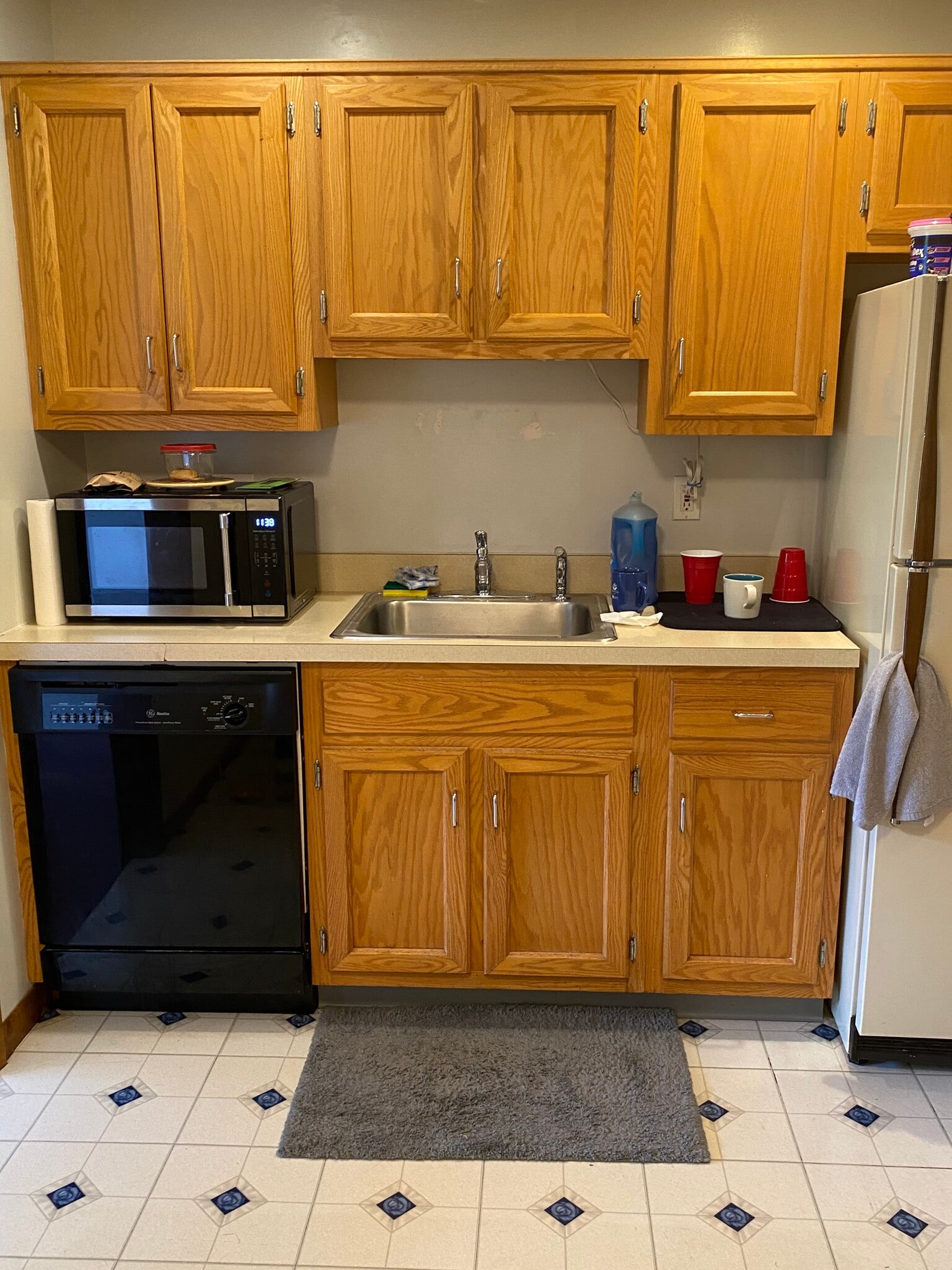 Dishwasher - 166 Old Brookfield Rd