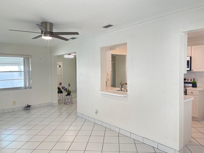 Building Photo - 723 SW 18th St