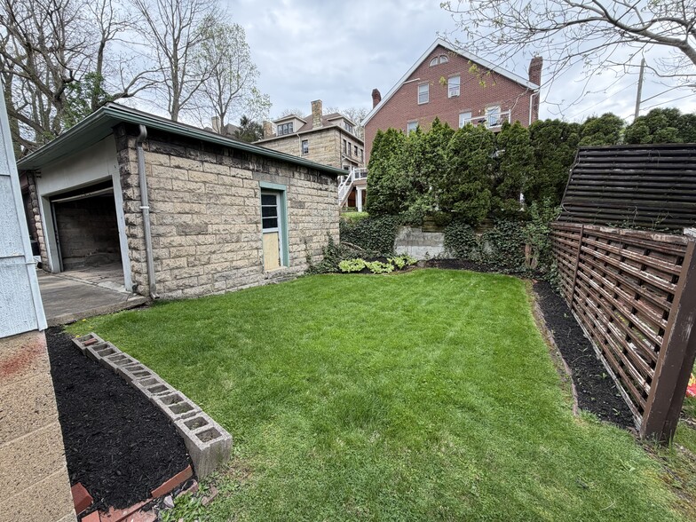 Building Photo - 5708 Solway St
