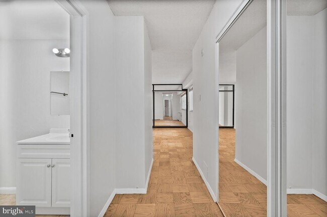 Building Photo - 5500 Friendship Blvd