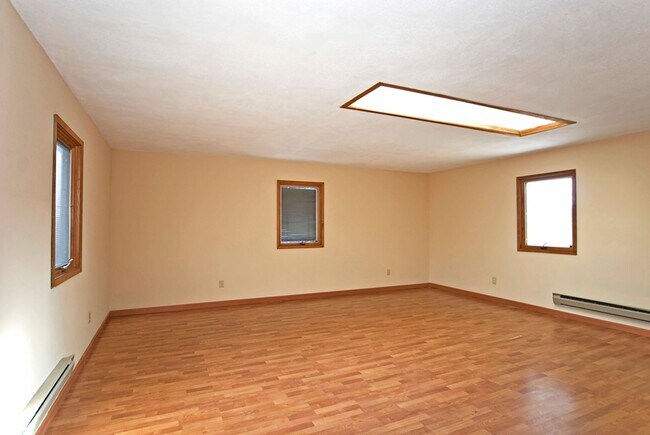 Building Photo - Spacious 4-Bedroom Home in the Heart of Midtown