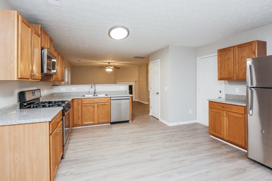 Building Photo - 1374 Ivey Pointe Dr SE