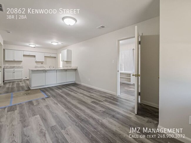Building Photo - 20862 Kenwood St