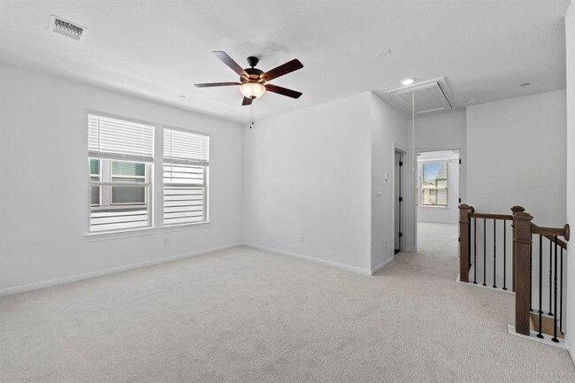 Building Photo - 2725 Woodall Dr